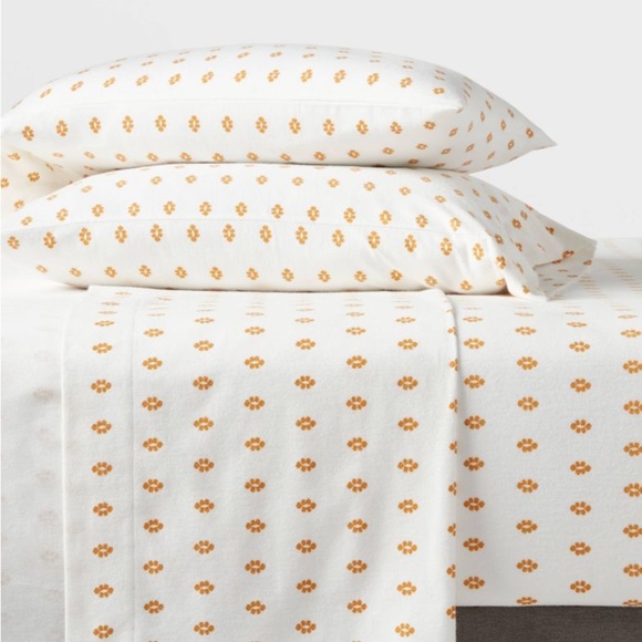 Threshold Bedding Twin Flannel Sheets Set Gold Block Ivory